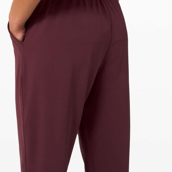 Lululemon keep moving joggers in excellent condition - Picture 5 of 16
